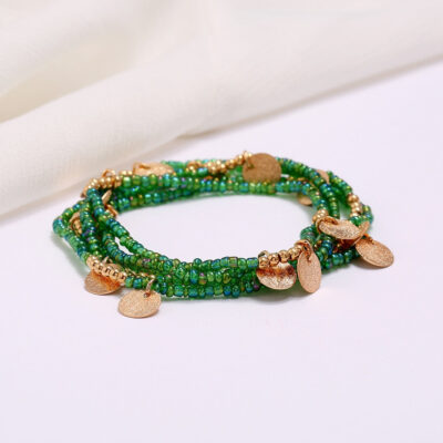 Stormfullt blått hav og skyer